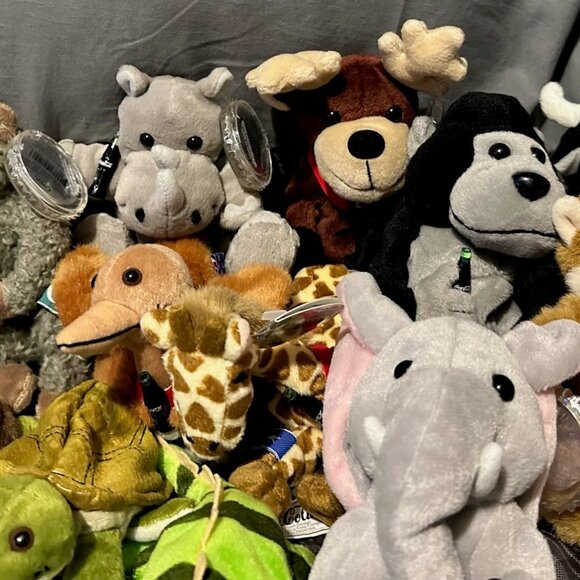 Lot Of 22 Vintage Coca Cola International Plushies All With Tags - No Duplicates - Picture 4 of 6